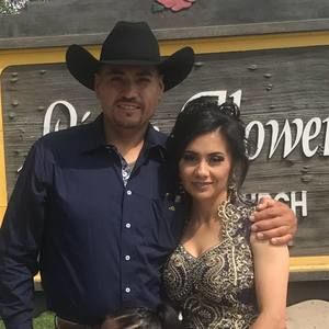 Meet your Posher, Adela